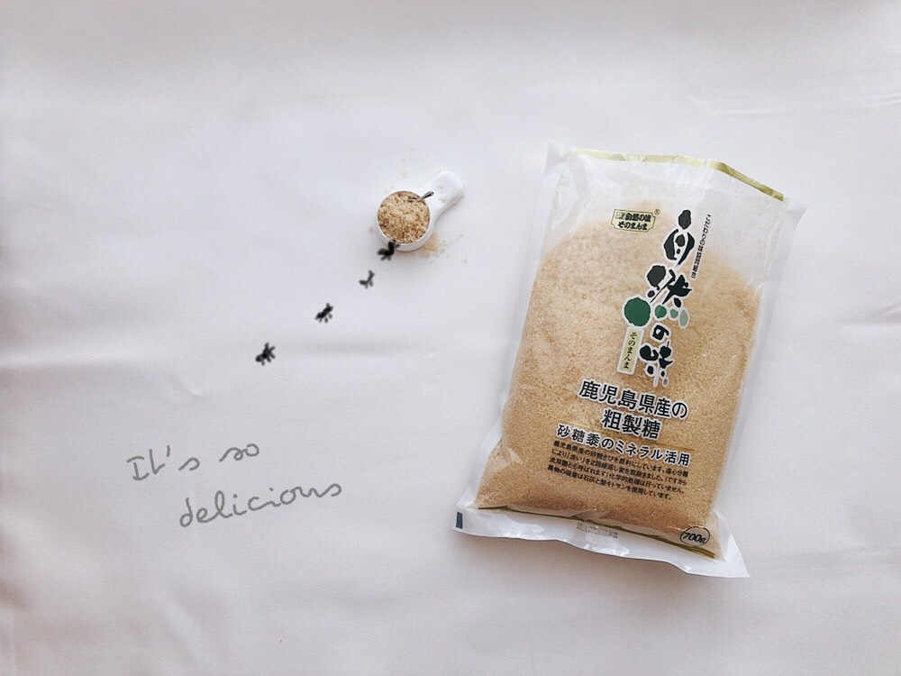 自然の味「粗製糖」の色は自然そのもの 自然の味「粗製糖」の色は自然そのもの